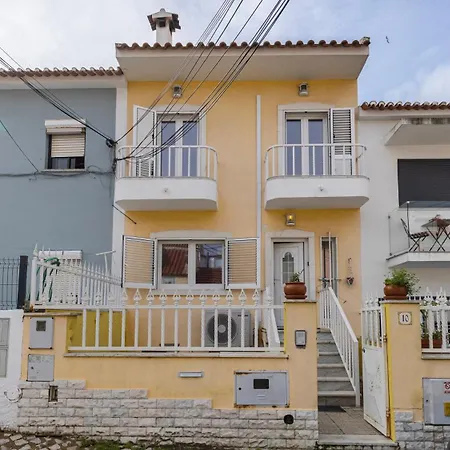 Sunshine Spot - 5min From Beach By Lovelystay Costa de Caparica