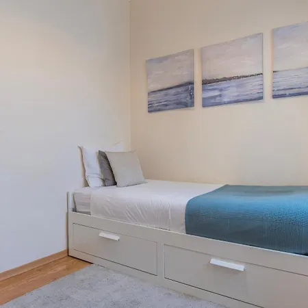 Sunshine Spot - 5min From Beach By Lovelystay Costa da Caparica
